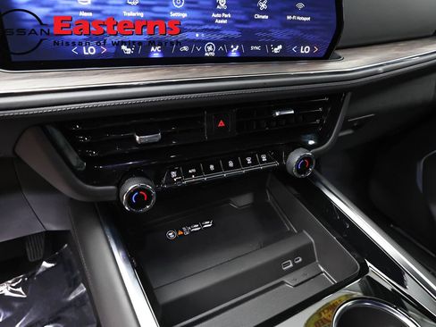 Used 2025 Chevrolet Tahoe LT AWD/4WD image 19