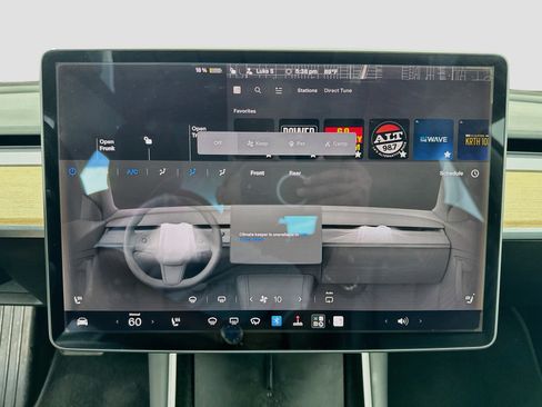 Used 2018 Tesla Model 3 Long Range RWD image 12
