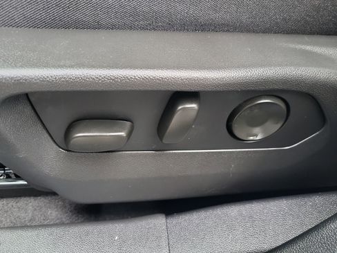 Certified 2025 Buick Envision Sport Touring image 14