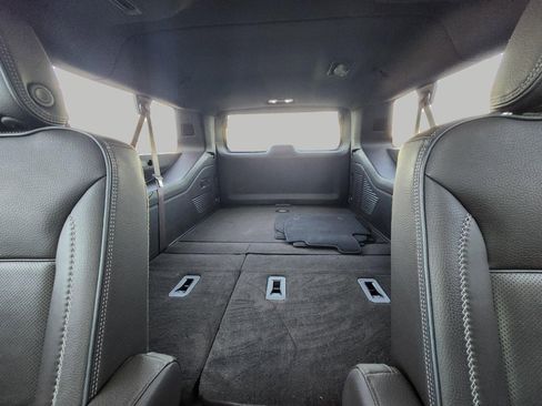 Used 2021 GMC Yukon XL Denali w/ Denali Premium Package image 45