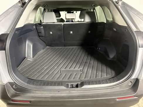 Used 2021 Toyota RAV4 XLE Premium AWD/4WD image 33