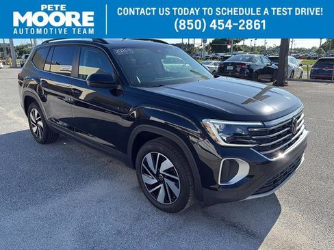 Certified 2025 Volkswagen Atlas SE w/ Panoramic Sunroof Package FWD image 1