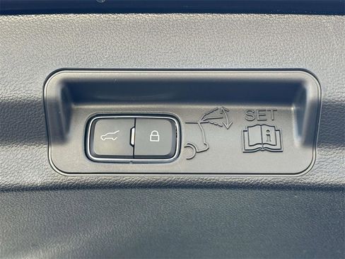 Used 2023 Ford Explorer XLT w/ Equipment Group 202A image 9