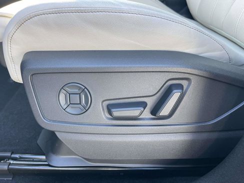 New 2025 Audi Q5 Prestige image 18