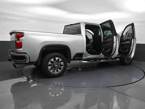 Used 2023 Chevrolet Silverado 2500 LT AWD/4WD image 31