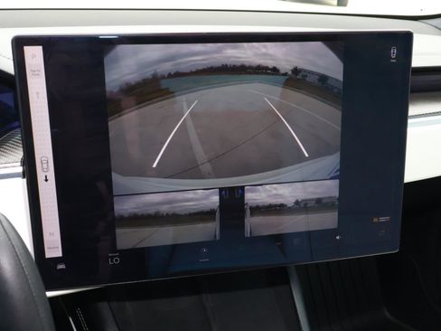 Used 2022 Tesla Model S Plaid image 23