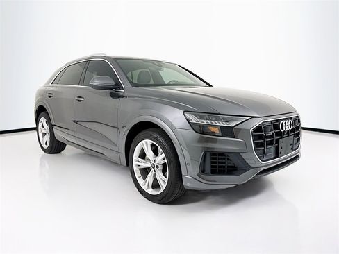 Used 2023 Audi Q8 Premium image 7
