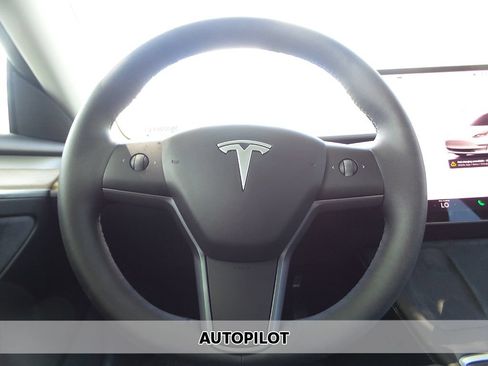 Used 2023 Tesla Model 3 Standard Range RWD image 3