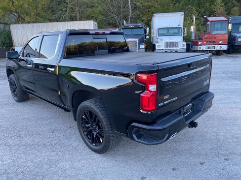 Used 2020 Chevrolet Silverado 1500 High Country w/ Technology Package image 12