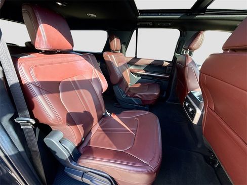 Used 2024 Ford Expedition Max Limited image 31