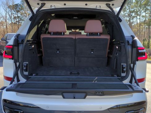 Certified 2026 BMW X7 xDrive40i w/ M Sport Package image 32