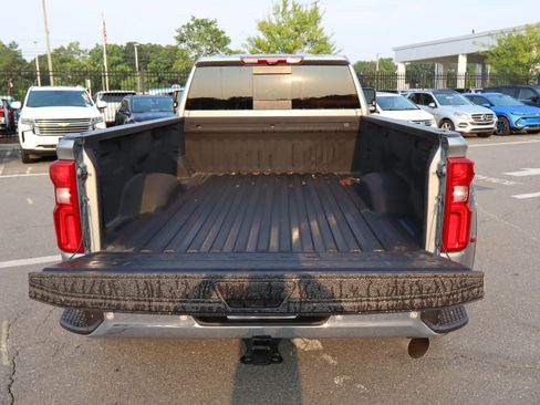 Used 2024 Chevrolet Silverado 3500 LTZ w/ LTZ Convenience Package AWD/4WD image 14