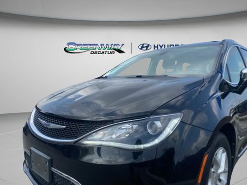 Used 2020 Chrysler Pacifica Limited image 40