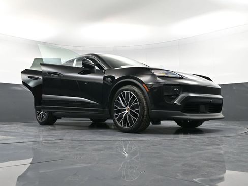 New 2026 Porsche Macan 4 Electric AWD/4WD image 38