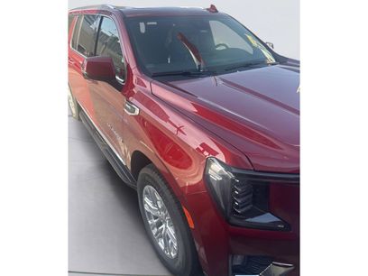 Used 2024 GMC Yukon XL SLT w/ SLT Premium Package