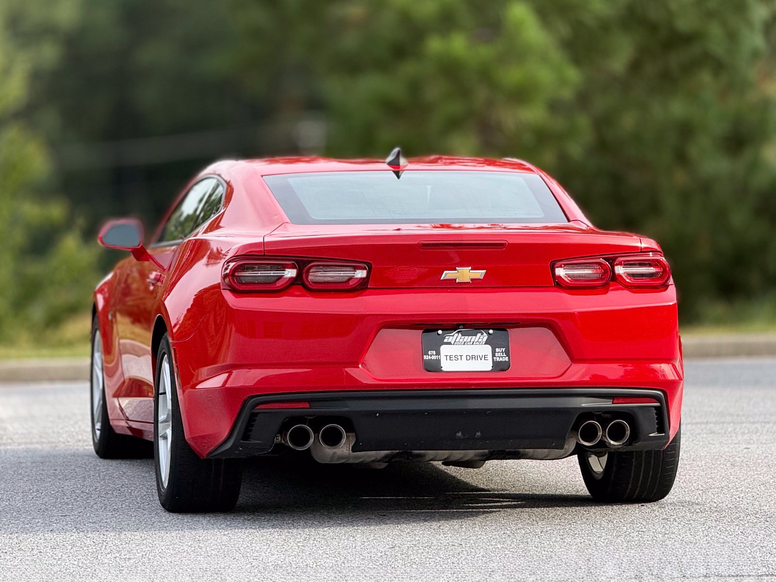 Used 2020 Chevrolet Camaro LT w/ Technology Package RWD image 5