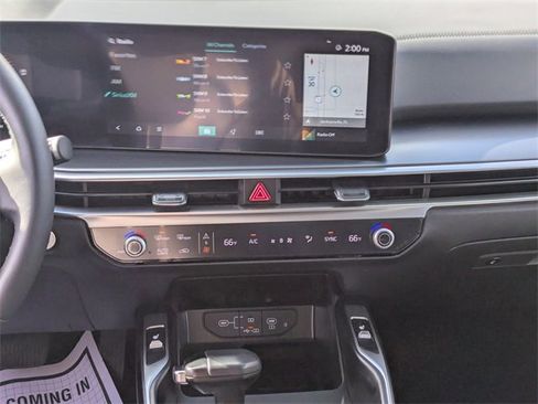 Used 2024 Kia Sorento S image 19