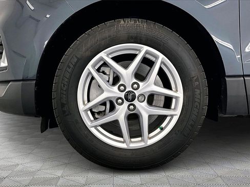 Used 2024 Ford Edge SEL w/ Convenience Package image 9