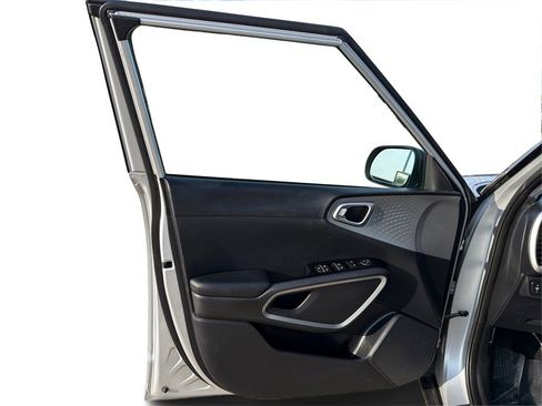 Used 2020 Kia Soul LX image 20