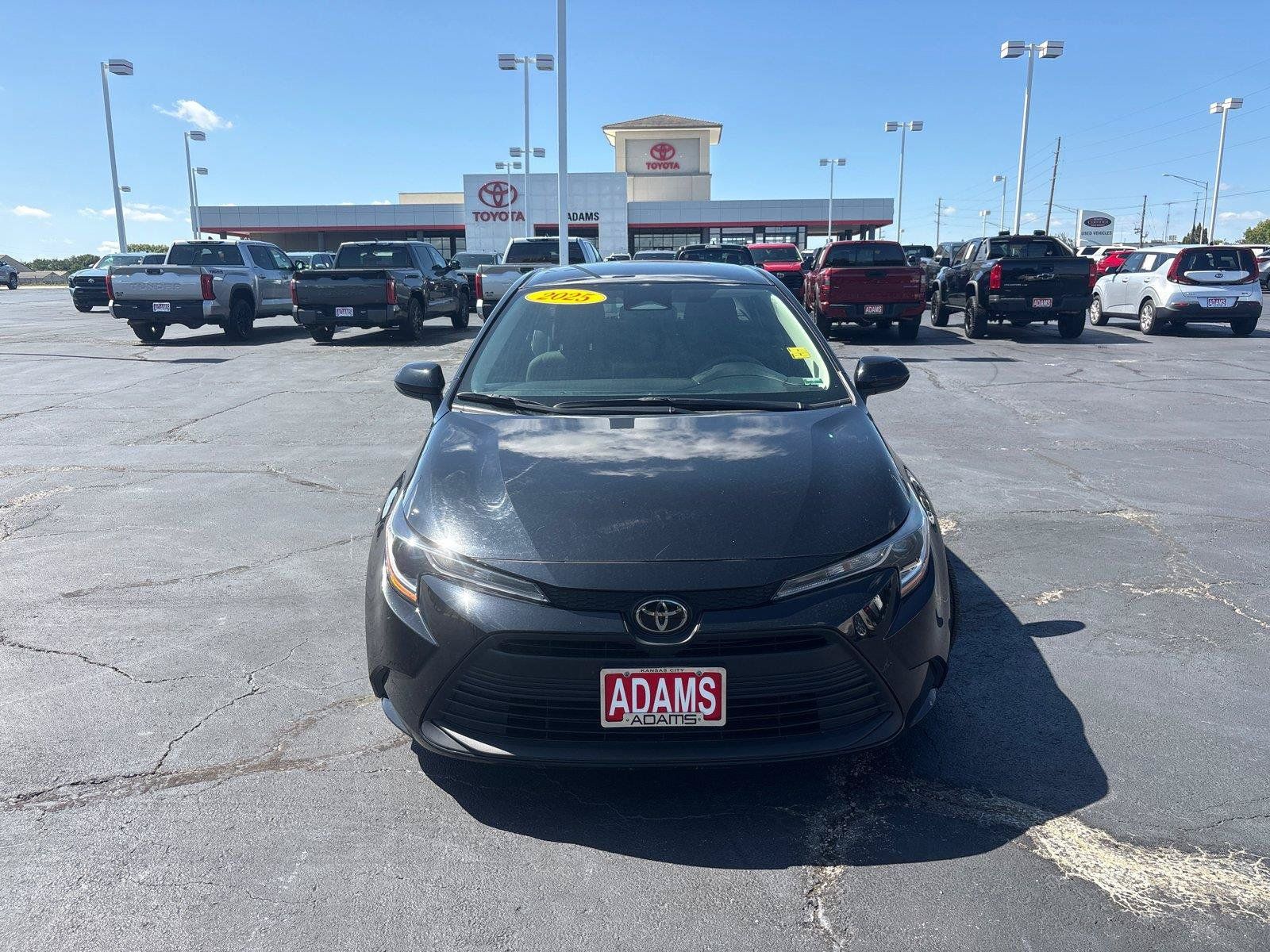 Used 2025 Toyota Corolla LE FWD image 4