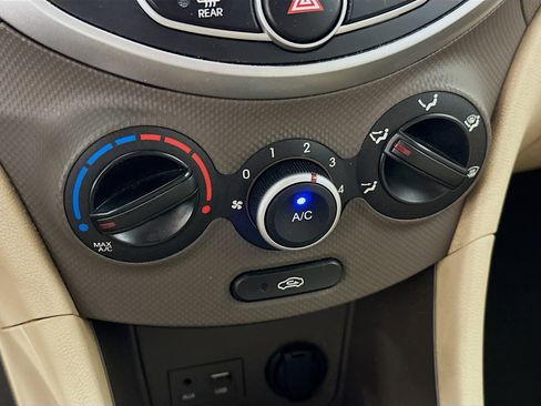 Used 2014 Hyundai Accent GLS FWD image 22
