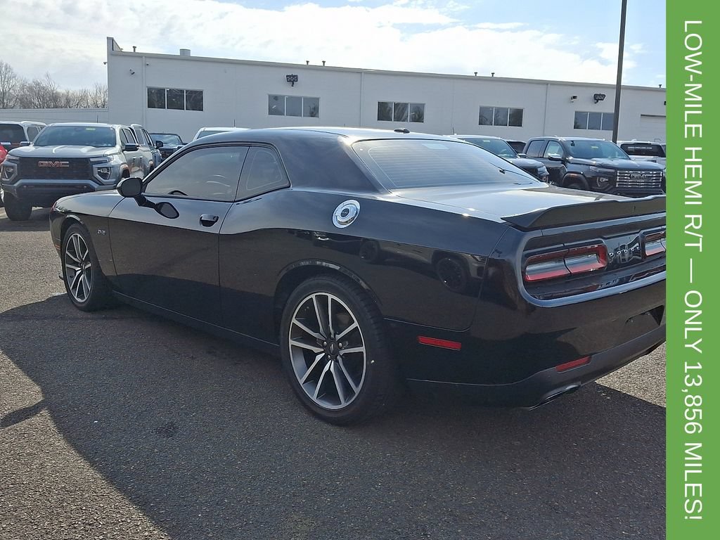 Used 2023 Dodge Challenger R/T RWD image 4