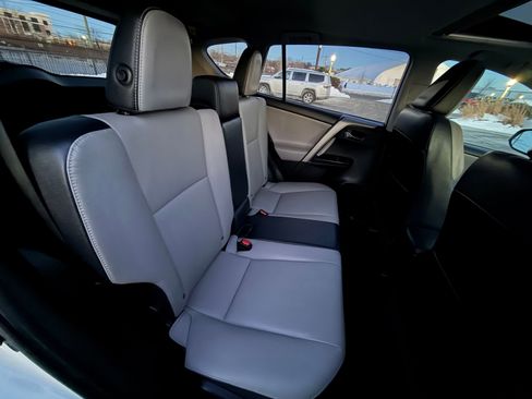 Used 2016 Toyota RAV4 Limited image 28