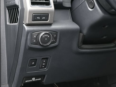 Used 2022 Ford F350 Platinum w/ FX4 Off-Road Package AWD/4WD image 23