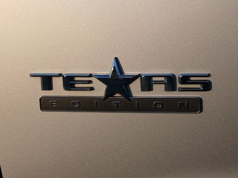 Used 2019 Chevrolet Silverado 1500 LT w/ Texas Edition image 21