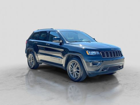Used 2016 Jeep Grand Cherokee Laredo 75th Anniversary AWD/4WD image 10