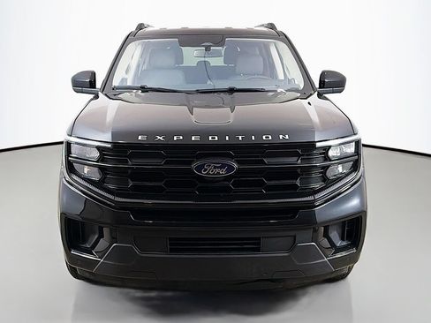 Used 2025 Ford Expedition Active AWD/4WD image 12