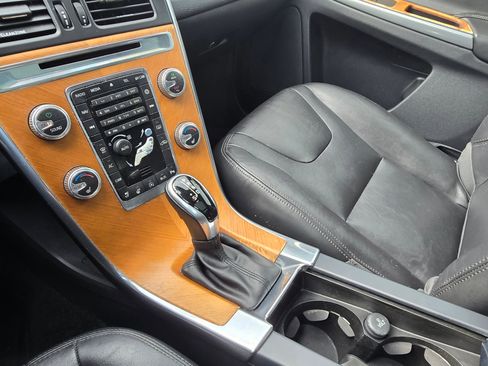 Used 2017 Volvo XC60 T6 Inscription w/ Preferred Option Package image 38