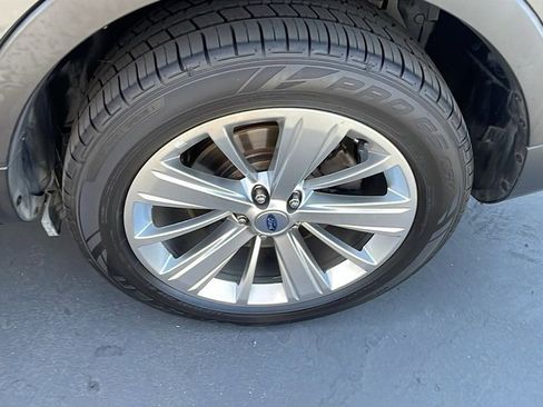 Used 2019 Ford Explorer Limited w/ Class III Trailer Tow Package FWD image 29