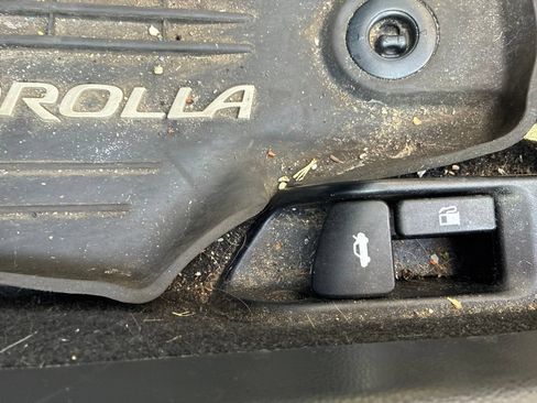 Used 2020 Toyota Corolla LE FWD image 22