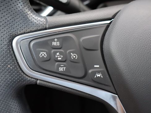 Used 2023 Chevrolet Equinox LS w/ Sport Edition FWD image 19
