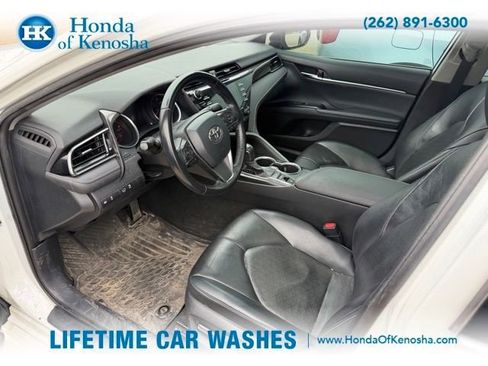 Used 2020 Toyota Camry XSE image 4