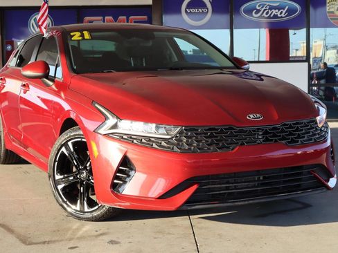 Used 2021 Kia K5 LX image 2