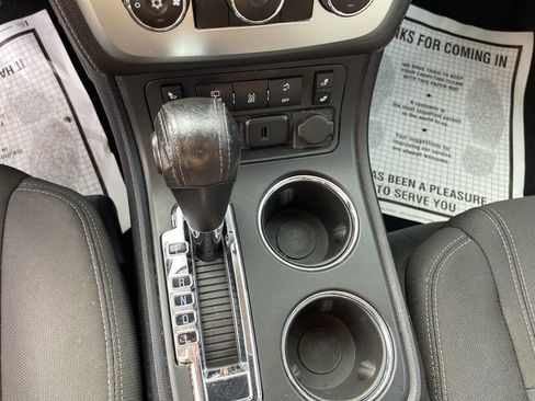 Used 2016 GMC Acadia SLE image 14