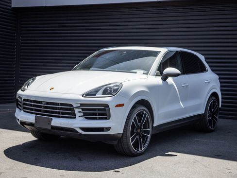 Certified 2023 Porsche Cayenne AWD/4WD image 1