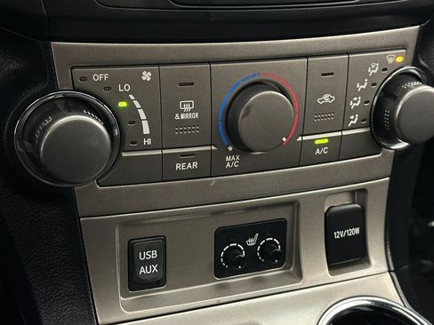 Used 2012 Toyota Highlander SE image 21