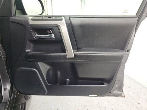 Used 2014 Toyota 4Runner SR5 image 34