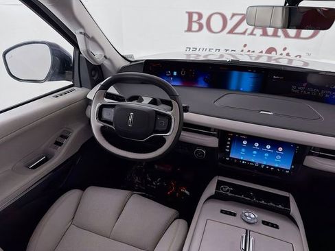 New 2026 Lincoln Navigator Reserve AWD/4WD image 25