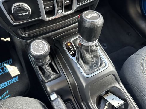 Used 2024 Jeep Wrangler Unlimited w/ Convenience Group image 15