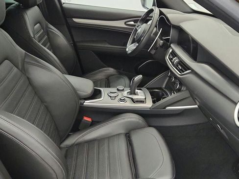 Used 2023 Alfa Romeo Stelvio Veloce image 43