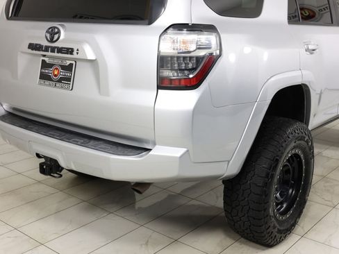 Used 2021 Toyota 4Runner SR5 Premium AWD/4WD image 40