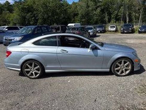 Used 2013 Mercedes-Benz C 250 Coupe image 4