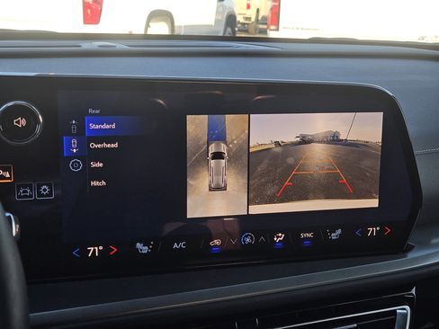 Used 2026 Chevrolet Traverse LT w/ Driver Confidence Package image 20