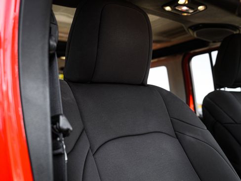 Used 2019 Jeep Wrangler Unlimited Rubicon image 32