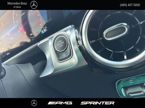 Used 2026 Mercedes-Benz GLB 250 image 29