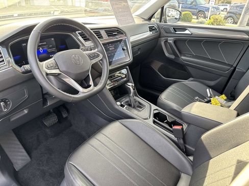 Certified 2023 Volkswagen Tiguan SE image 14